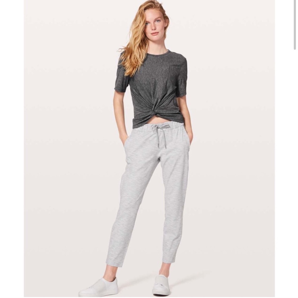 Lululemon On the Fly pant 28''